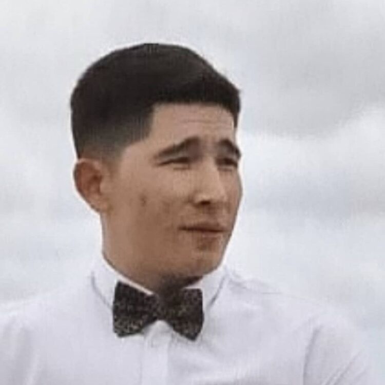  27404252  Beka, 31 ,    