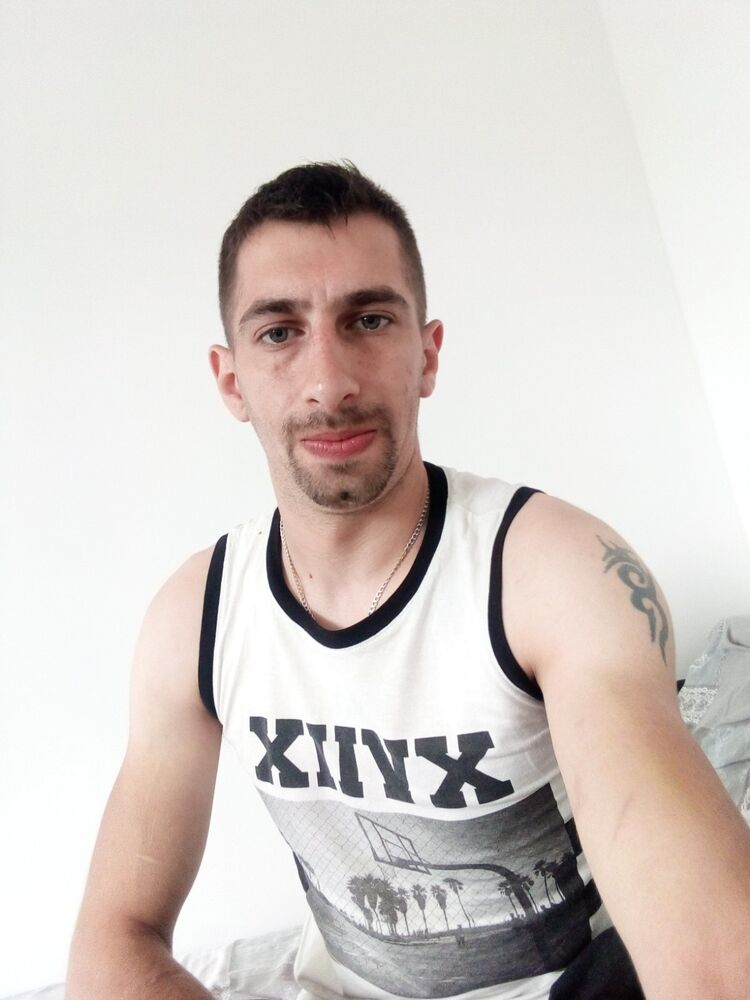  24541822  , 28 ,    Kyje
