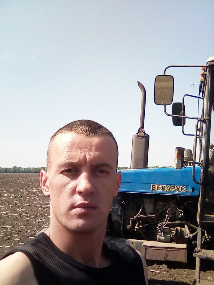  20141982  Oleksandr, 33 ,    