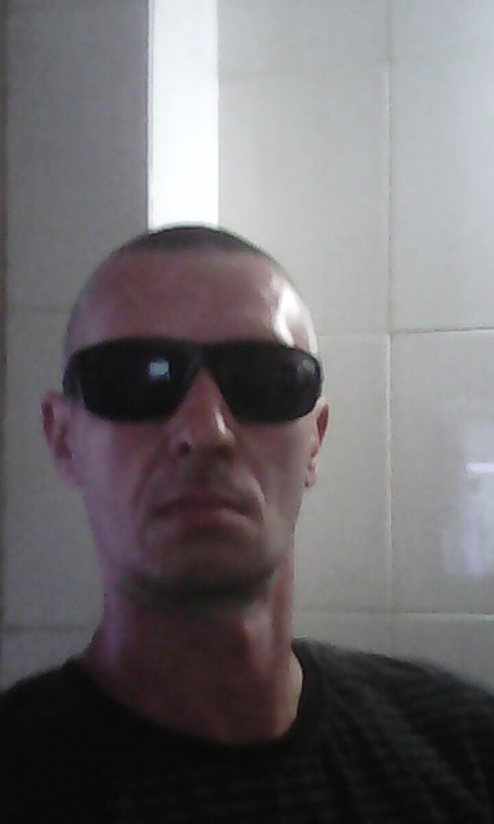  16737142  Denis, 48 ,    