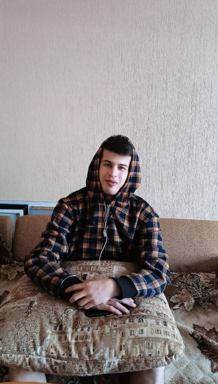  37426442  , 23 ,    