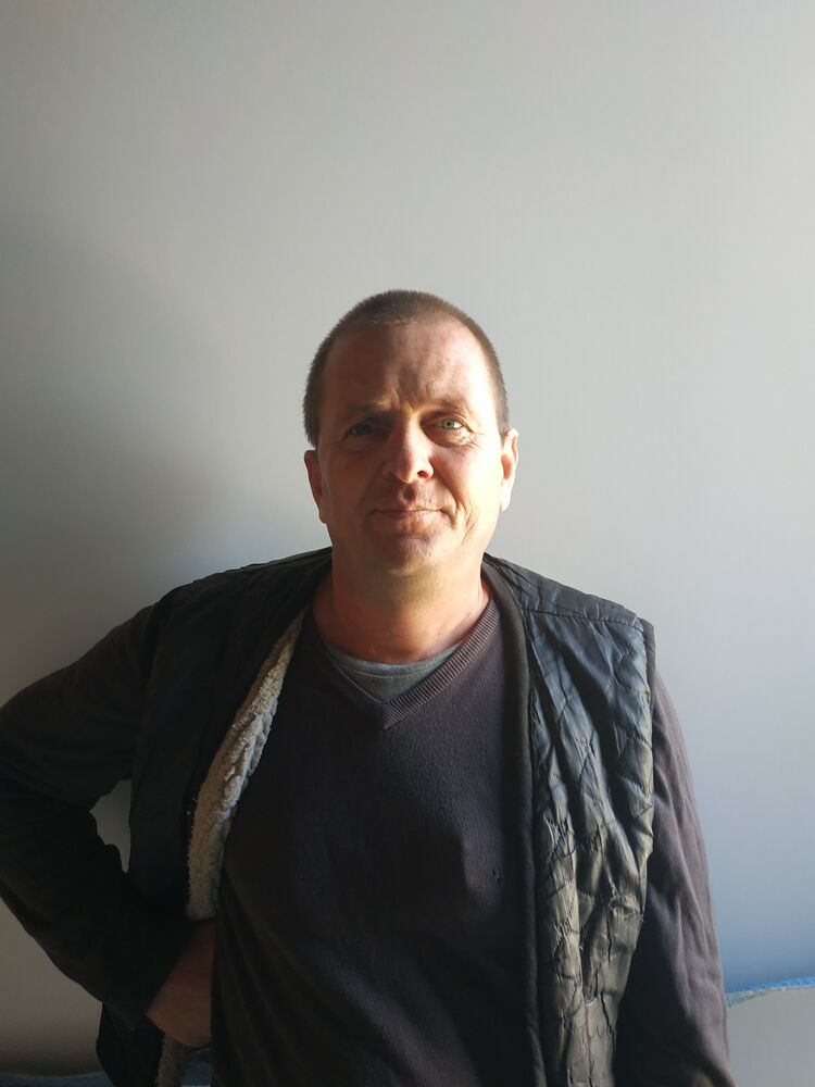  38245072  Alexandr, 48 ,    