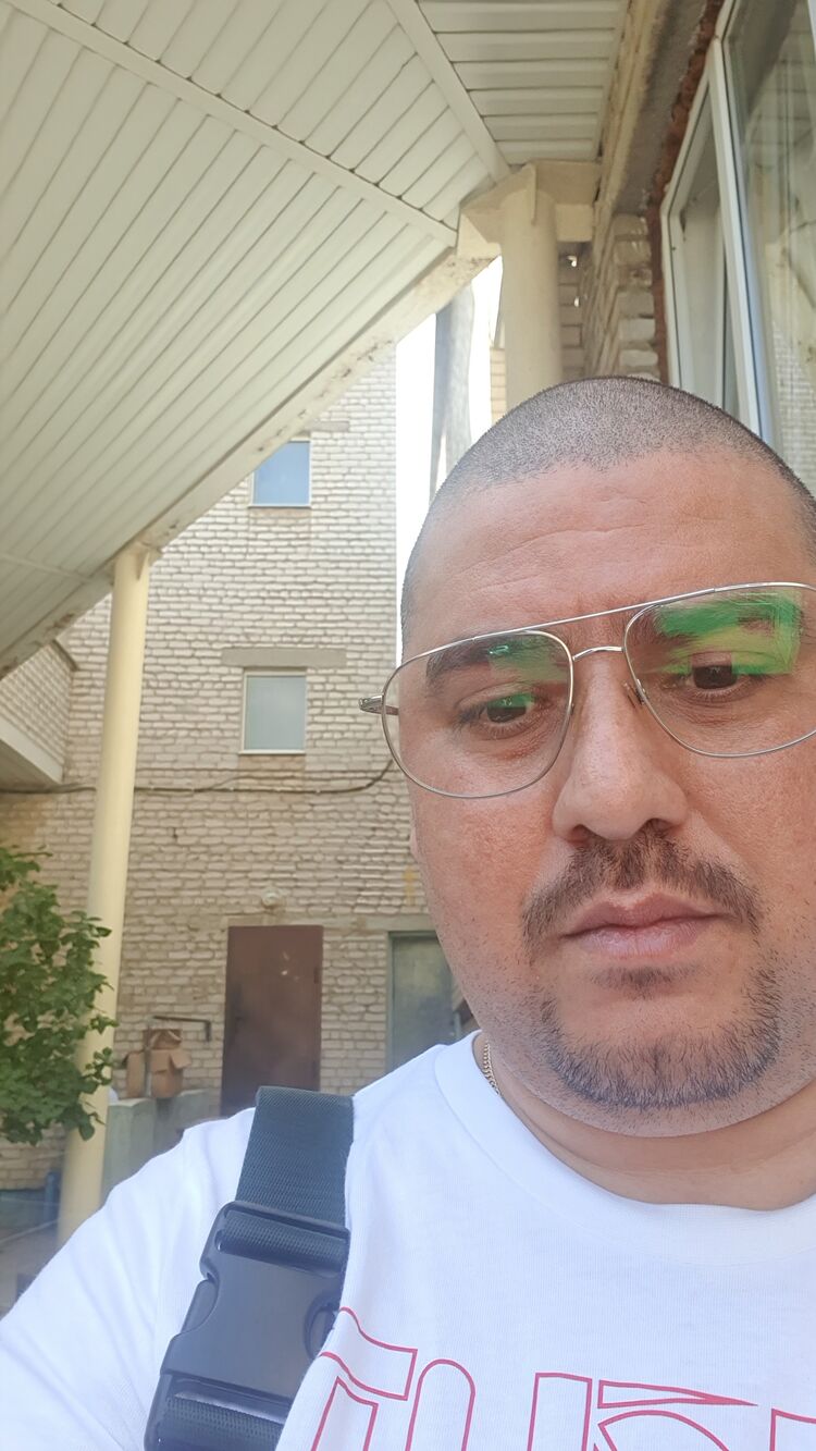  44173282  Benmedakram, 40 ,    