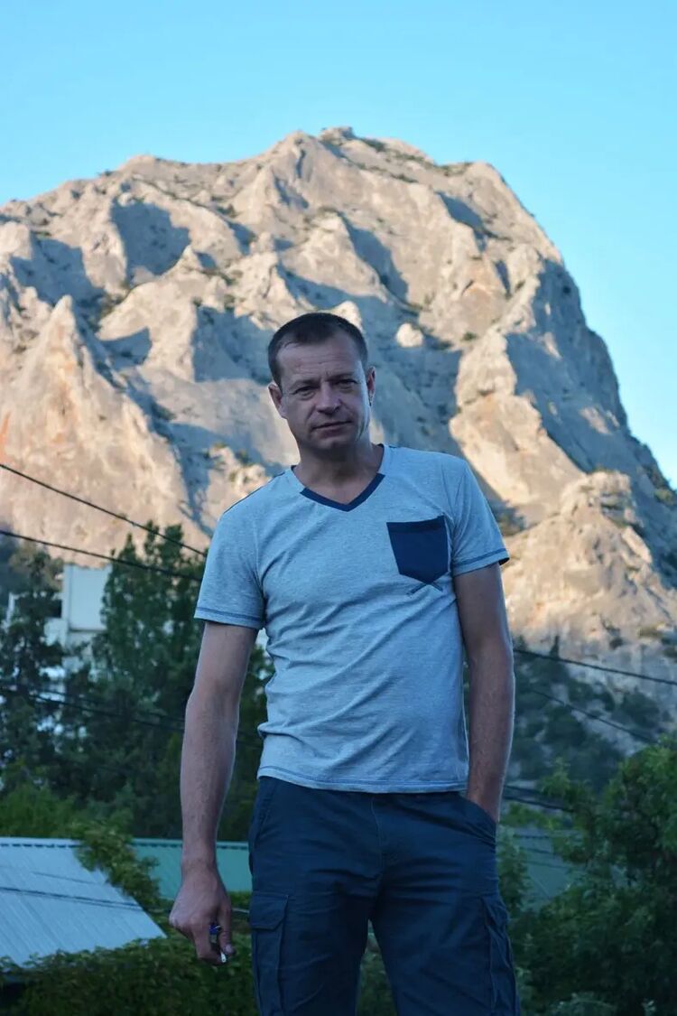  42285652  Nik, 44 ,    