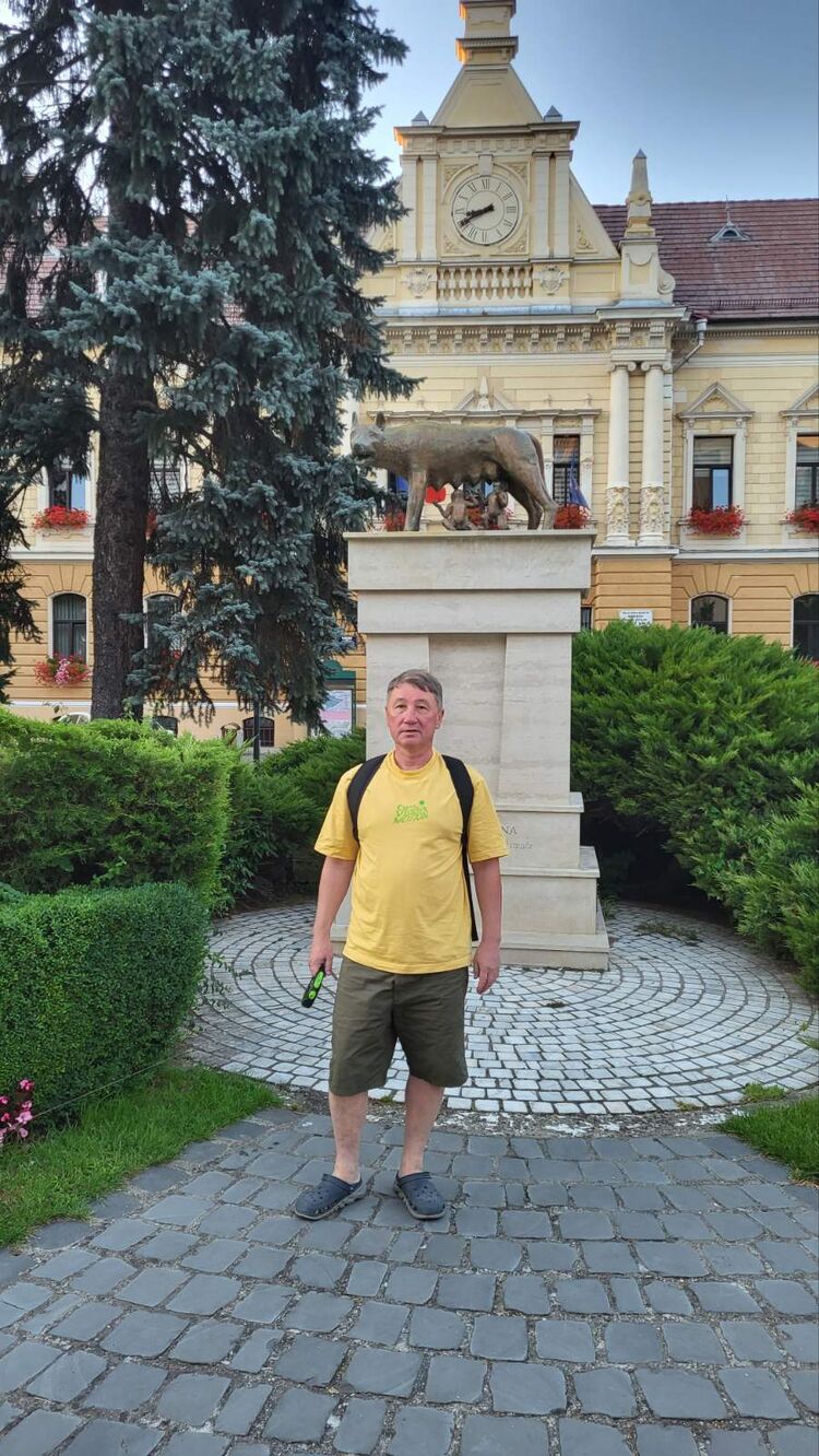 51584812  Sergii, 53 ,    Kiel