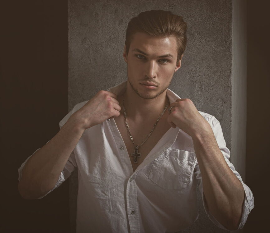  28820092  EGOR, 27 ,    