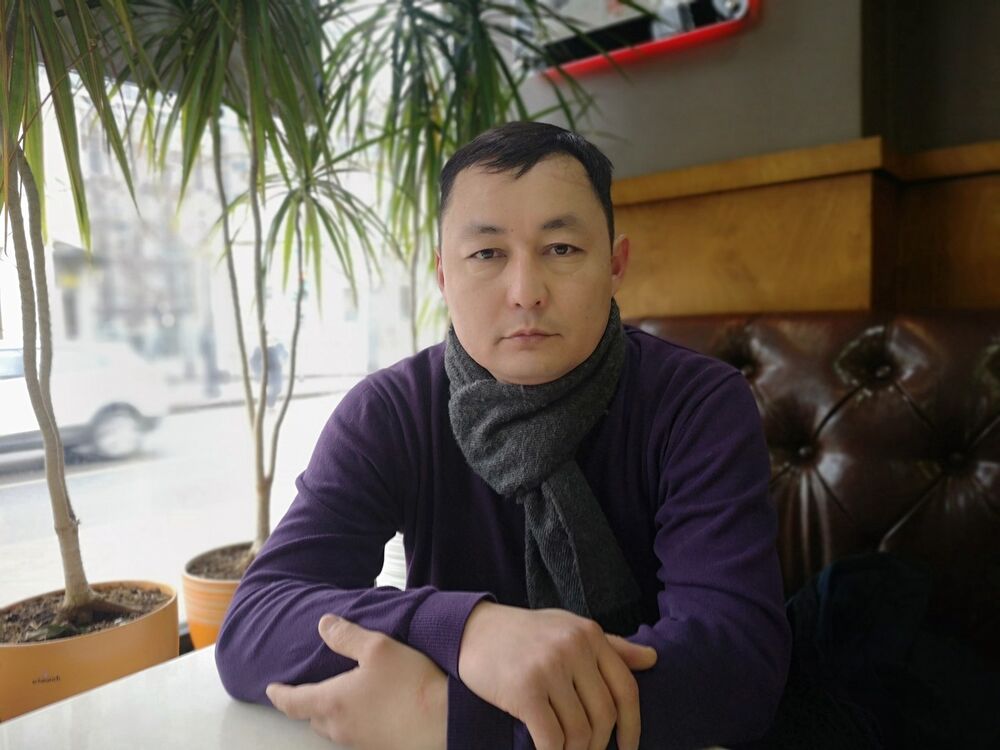  19006722  Askar, 35 ,    