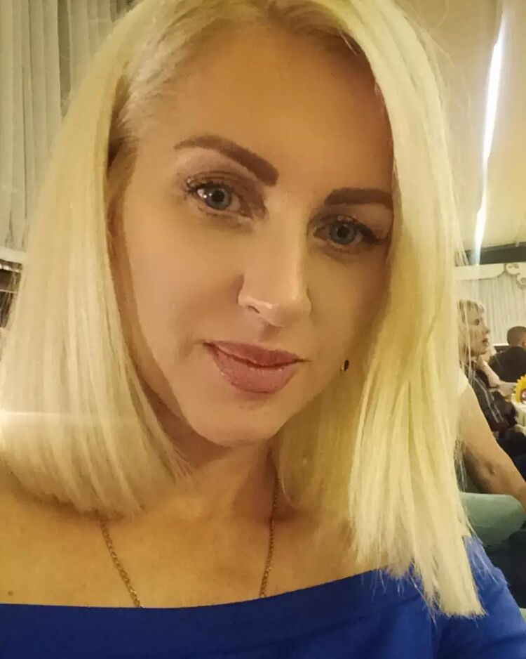  ,   Lena, 44 ,   ,   , c 
