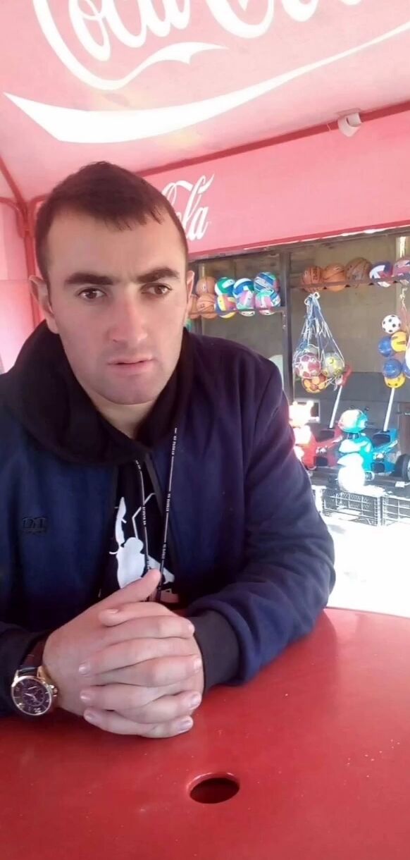 41790392  Artak, 26 ,    