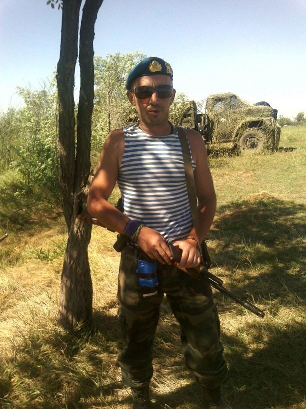  16055252  Sergiu, 44 ,    