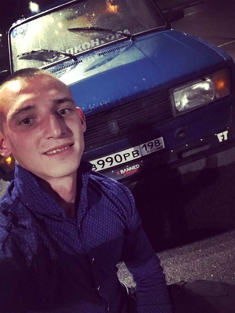  25800922  Alex, 26 ,    
