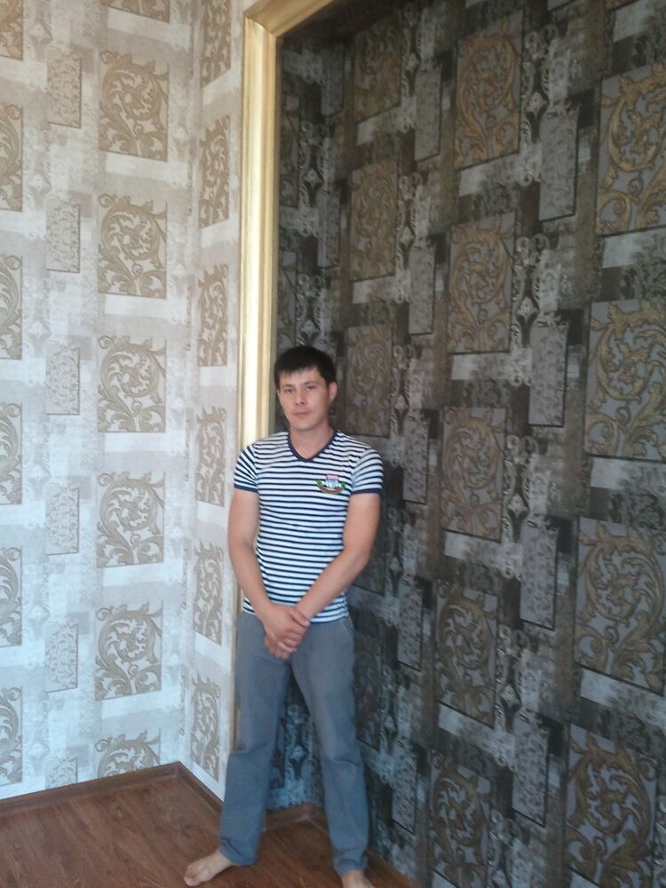  4937702  Kamil, 39 ,    