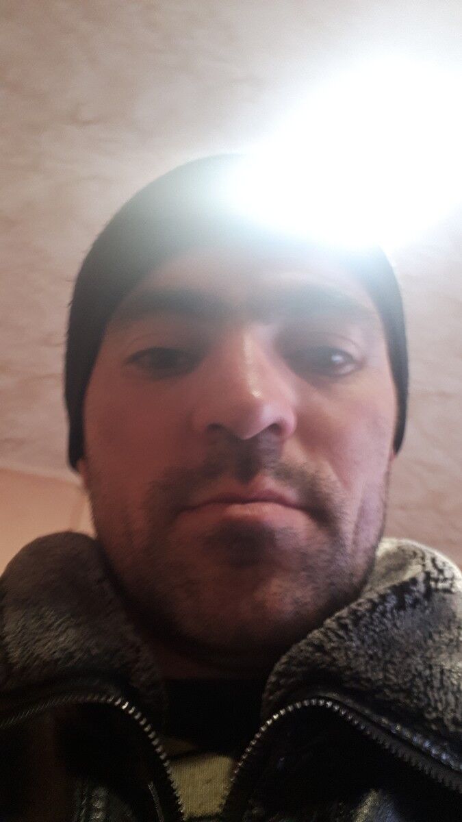  ,   Armen, 35 ,   ,   , c 