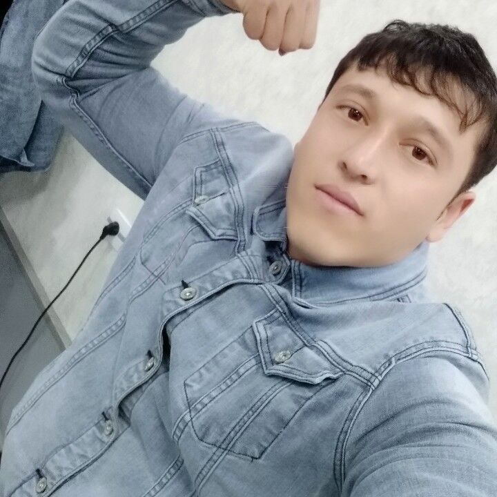  18405012  Bobur, 31 ,    