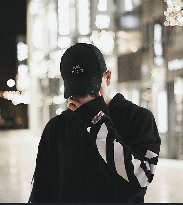  34652922  _____, 25 ,    