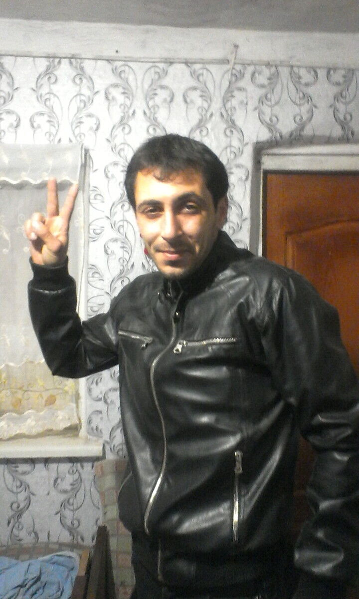  6888352  Arayik, 37 ,    