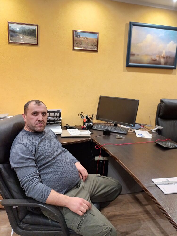  40964102  Maks, 40 ,    