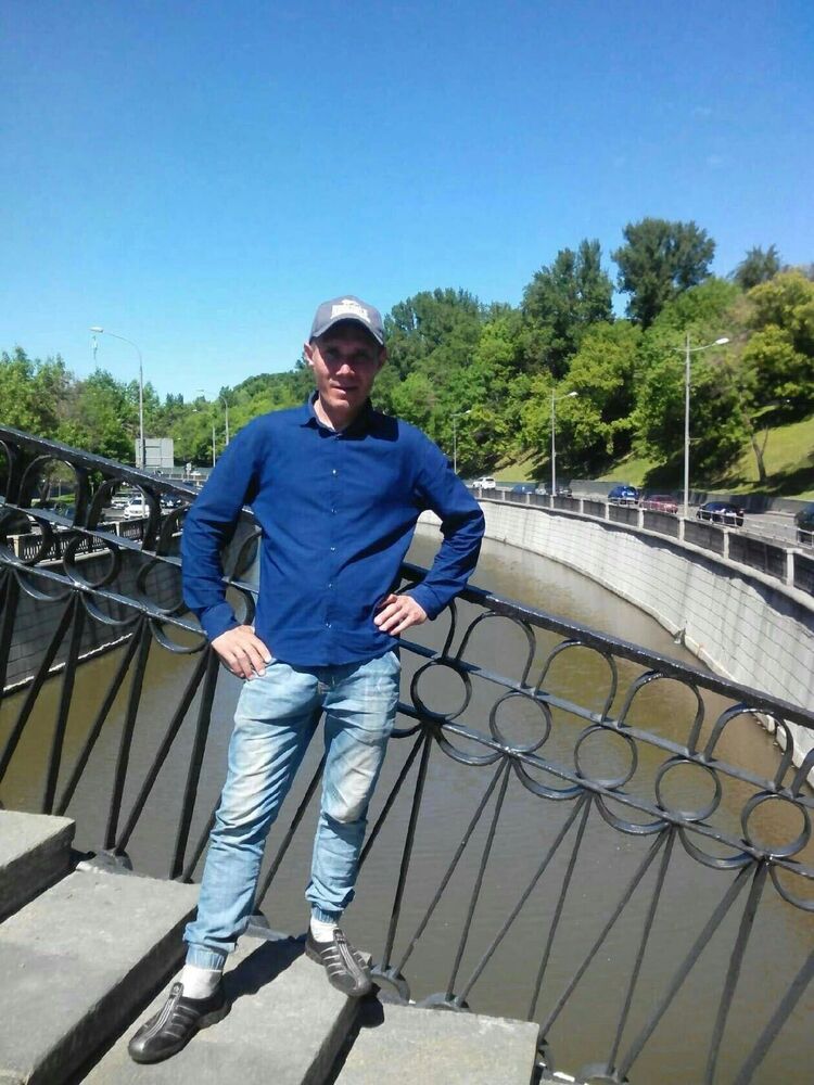  ,   Sergej, 44 ,   ,   , 