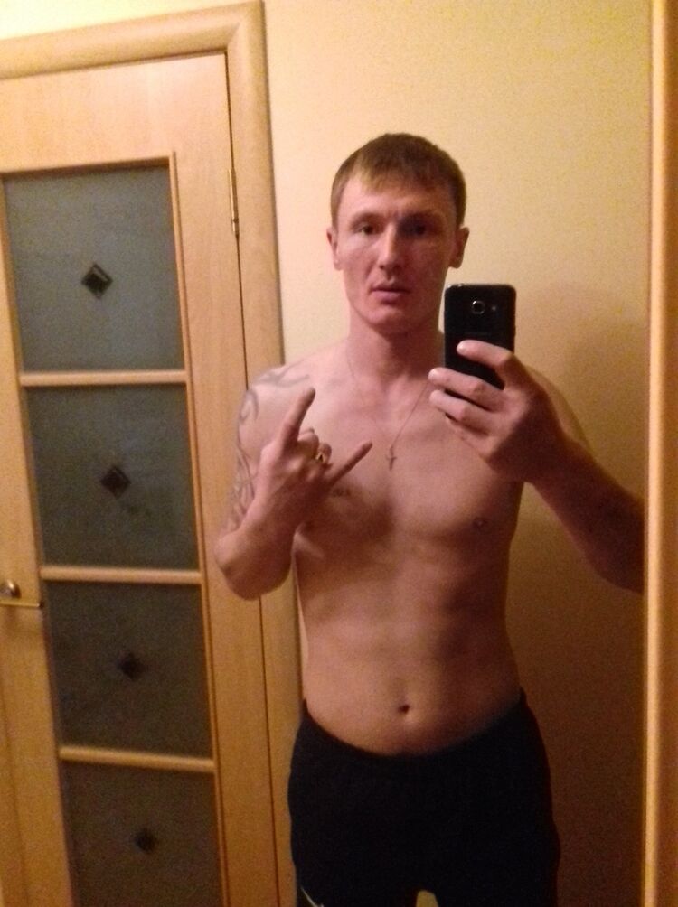  11057372  Roman, 40 ,    