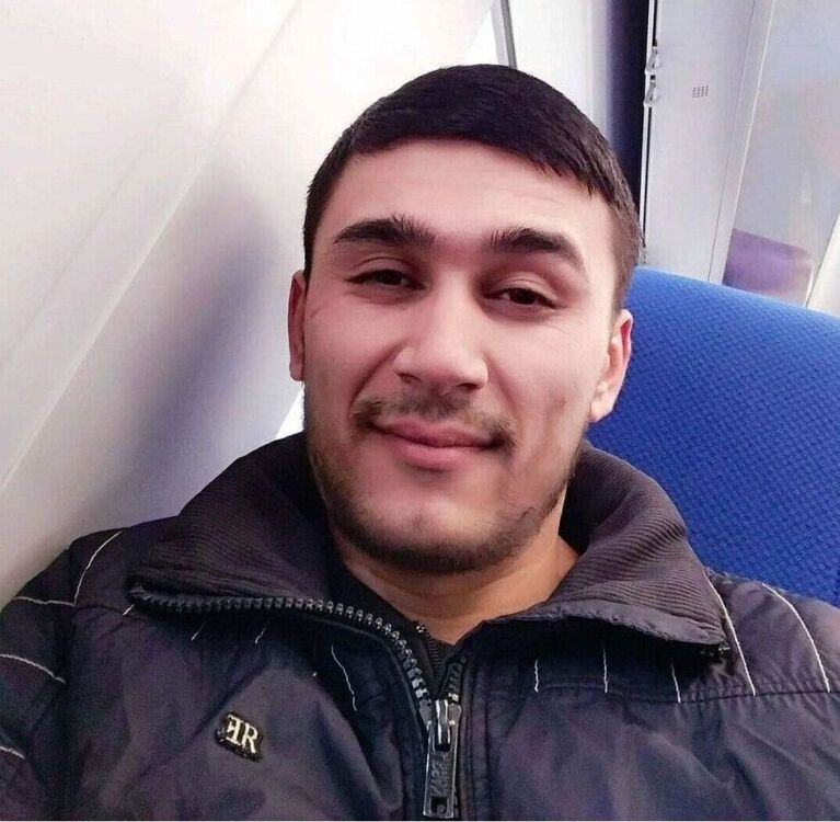  53634082  Abdurashid, 32 ,    