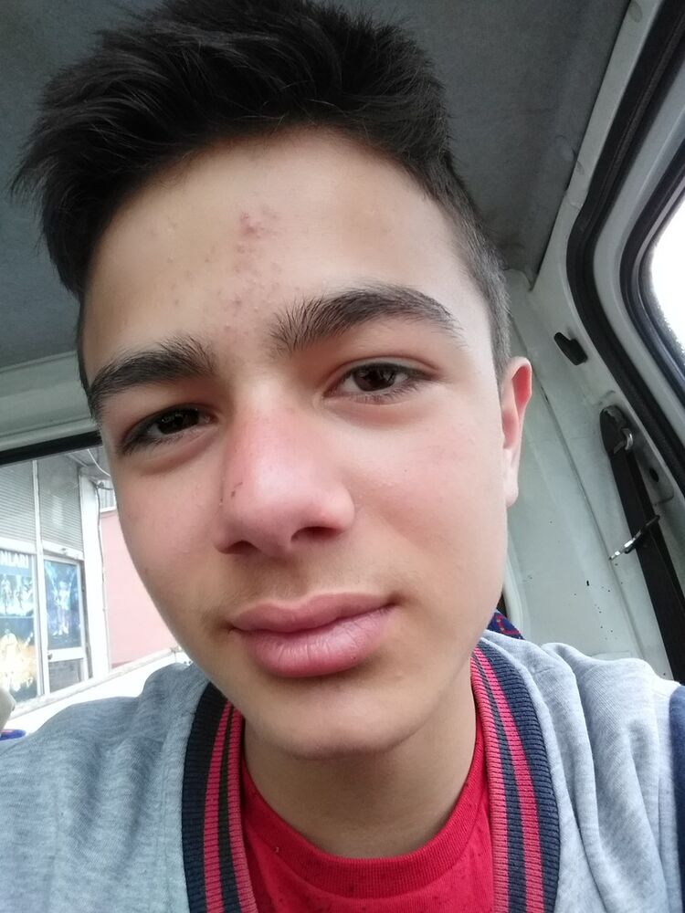  ,   Emre, 25 ,   ,   , c 