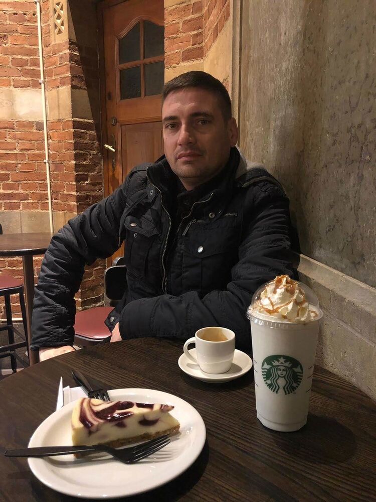  Roseau,   Alex, 47 ,  