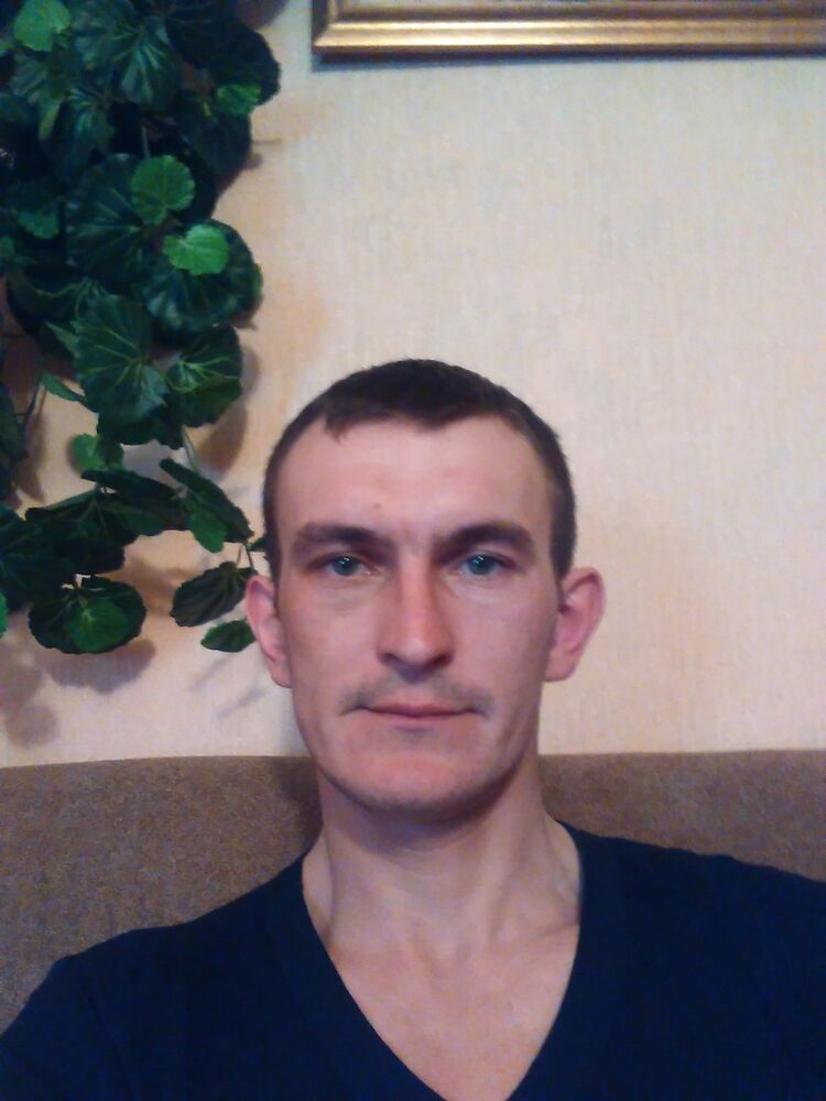  5855322  Sergei, 43 ,    