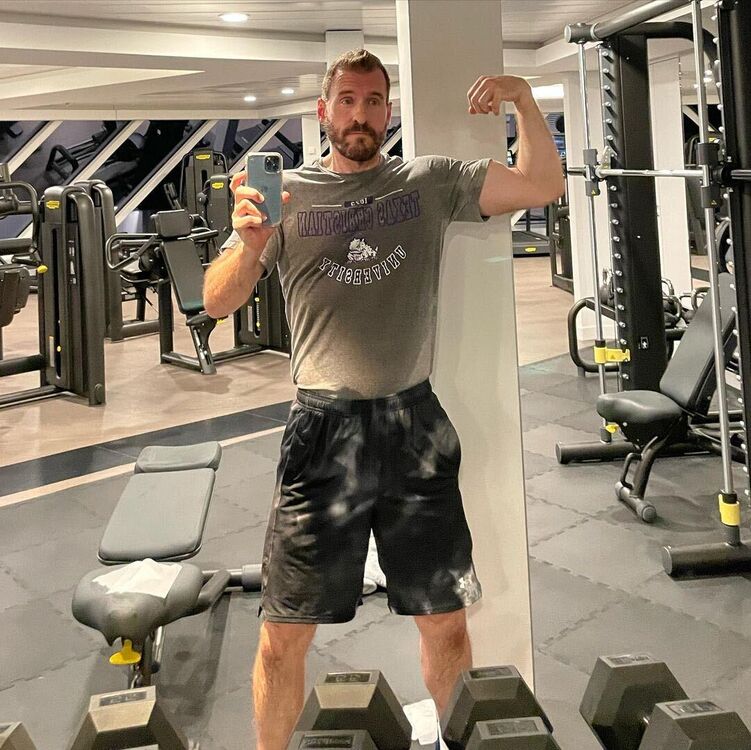  41688102  Edmund Gerad, 45 ,    Miami Beach