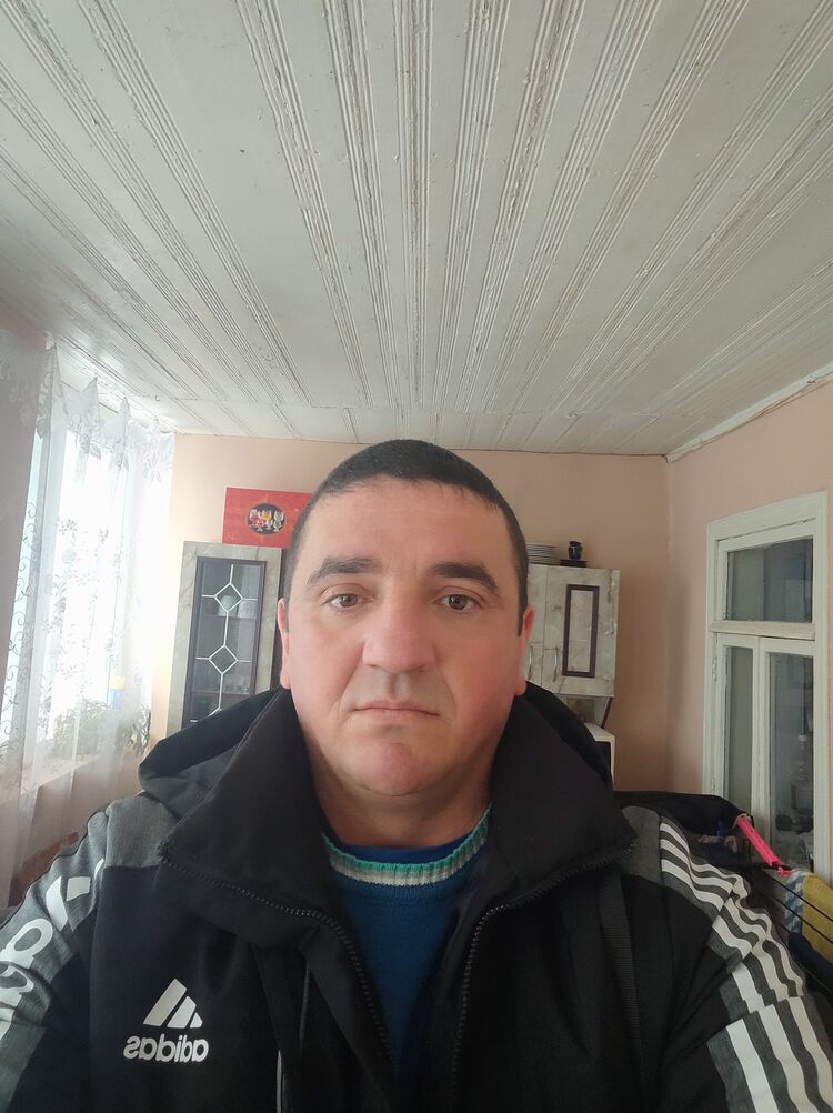  ,   Igor, 42 ,   ,   