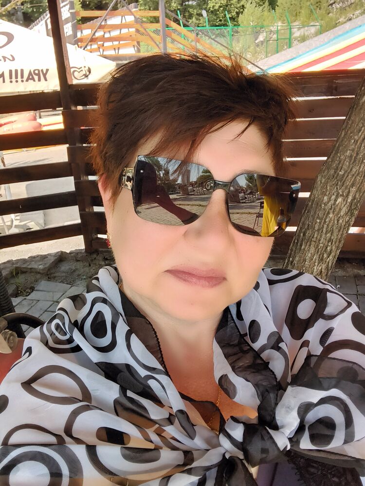  54748992  Amazonka, 49 ,    