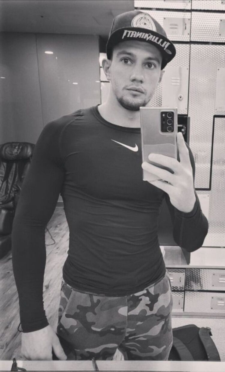  23486142  Matvey, 28 ,    