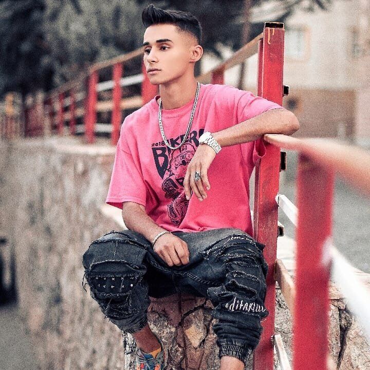  ?,   Artin, 22 ,   ,   