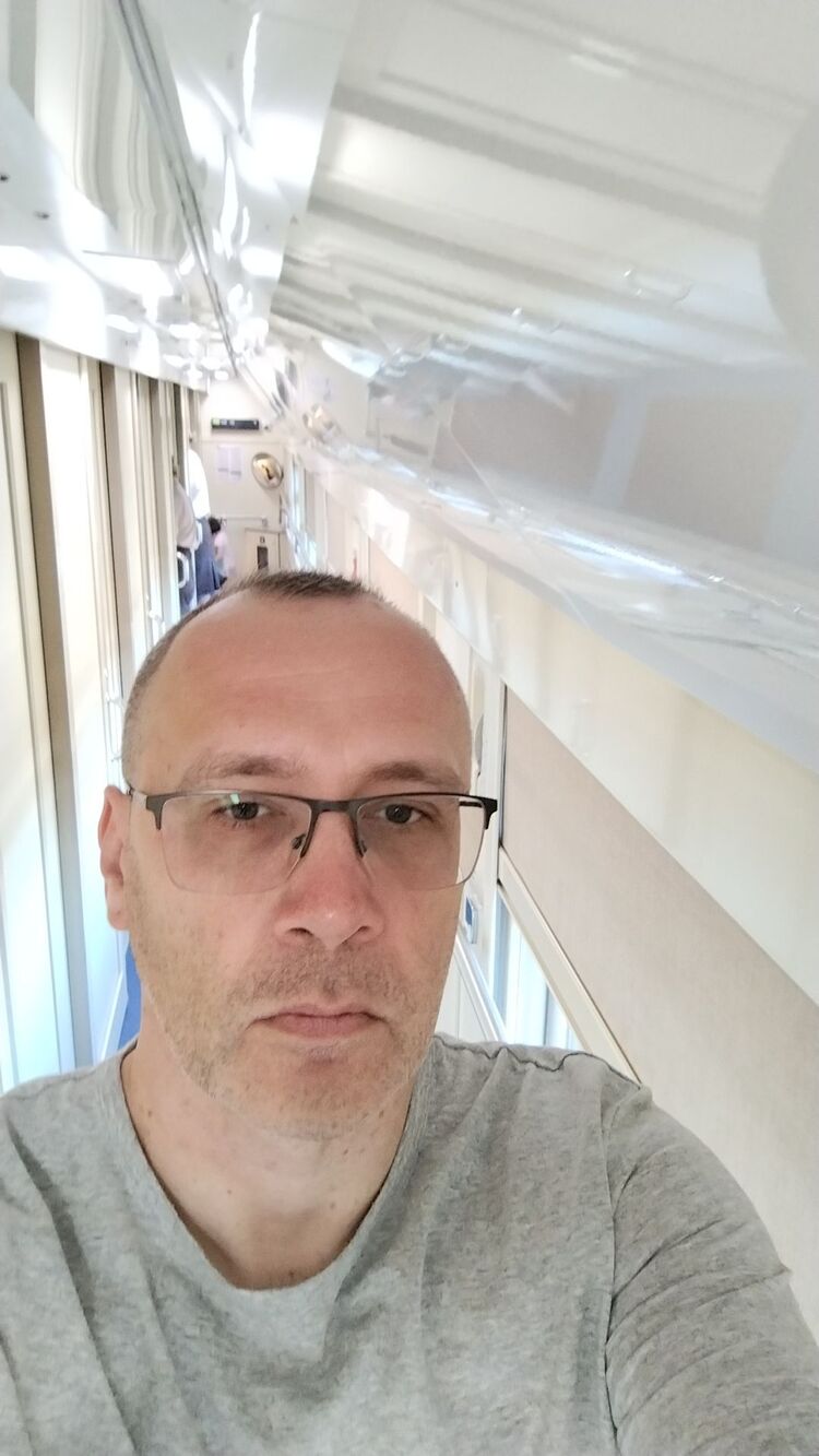  52862512  , 49 ,    