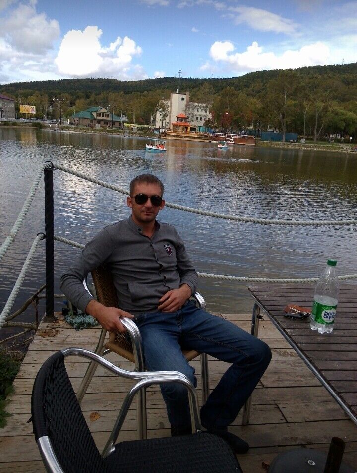  ,   Anton, 42 ,   ,   , c 