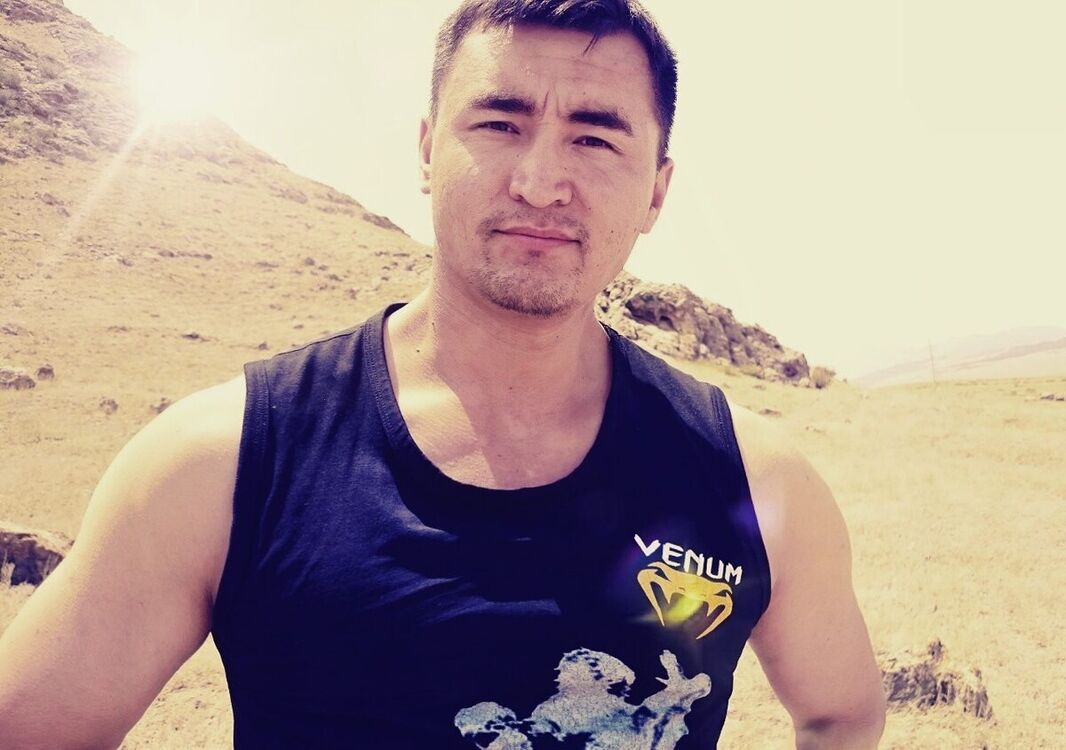  20536182  Tamirlan, 35 ,    