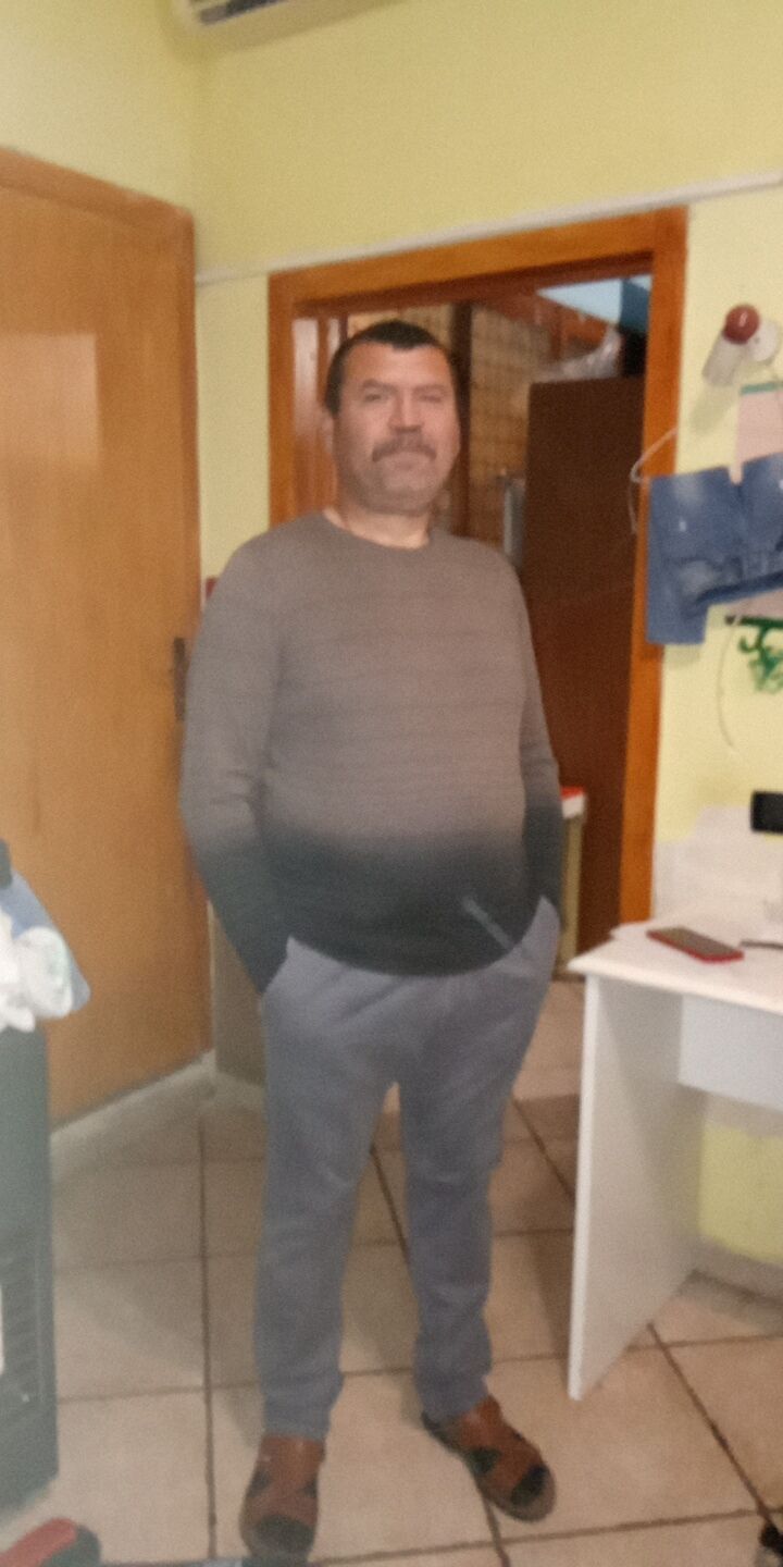 43883702  , 49 ,    