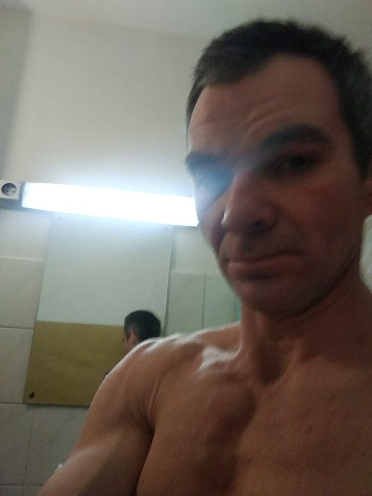  ,   Robert, 48 ,   