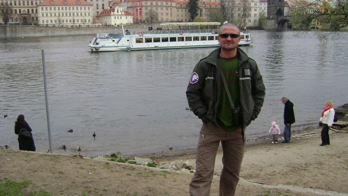  ,   Sergiu, 43 ,   ,   , c 
