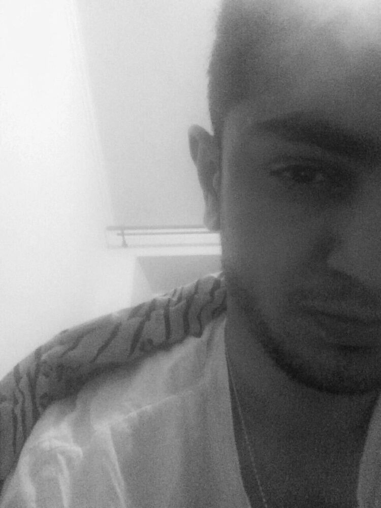  33675922  Jon, 26 ,    