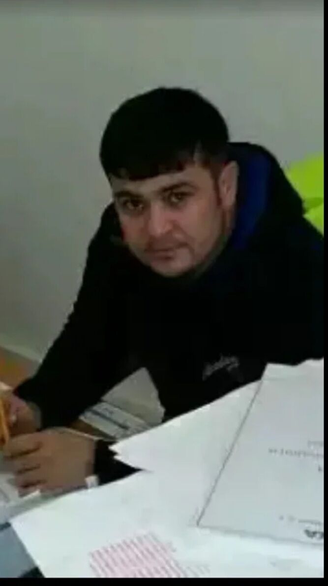  32512682  Zafar, 43 ,    