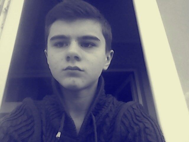  5903112  Anton, 28 ,    