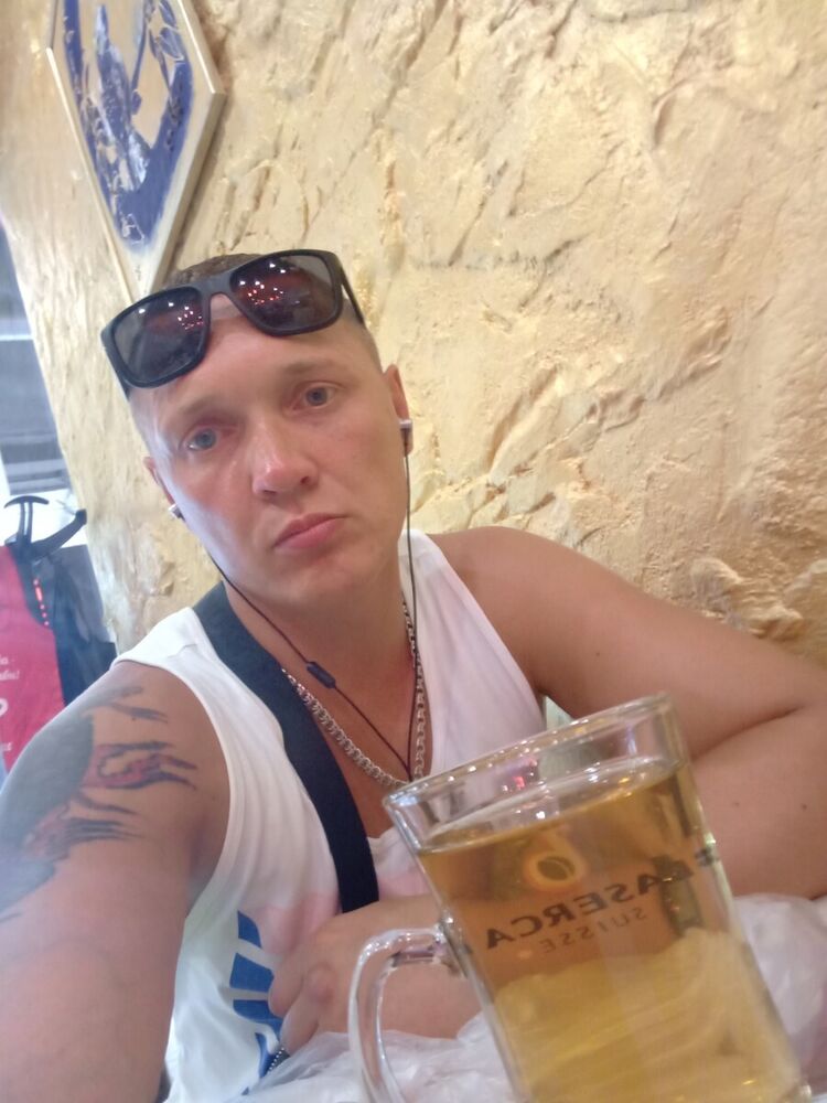  20899362  Andrei, 38 ,    