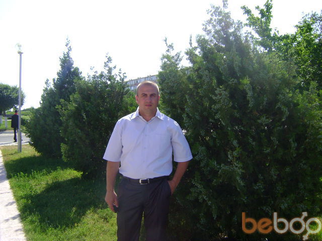  864082  Yurik, 47 ,    