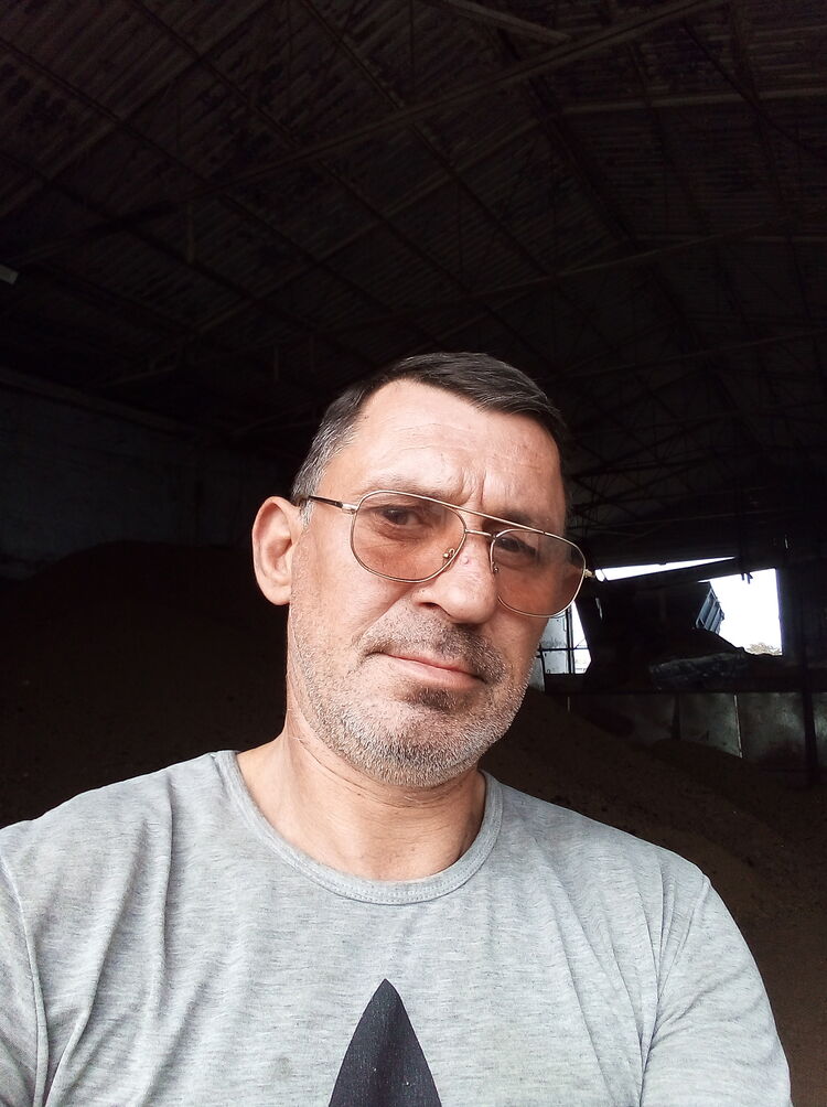  46611562  , 48 ,    
