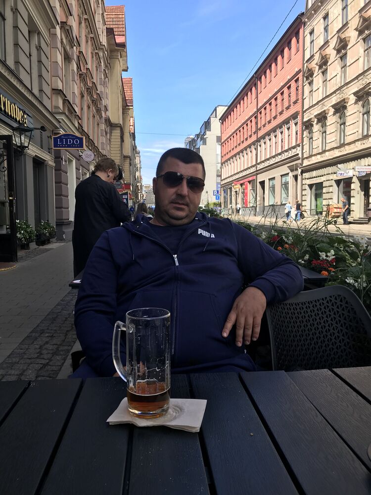  38597052  Arman, 41 ,    