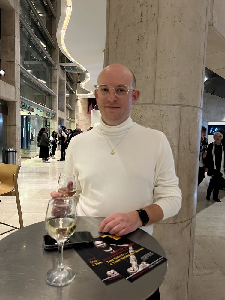  51566042  Simon, 39 ,    Azor