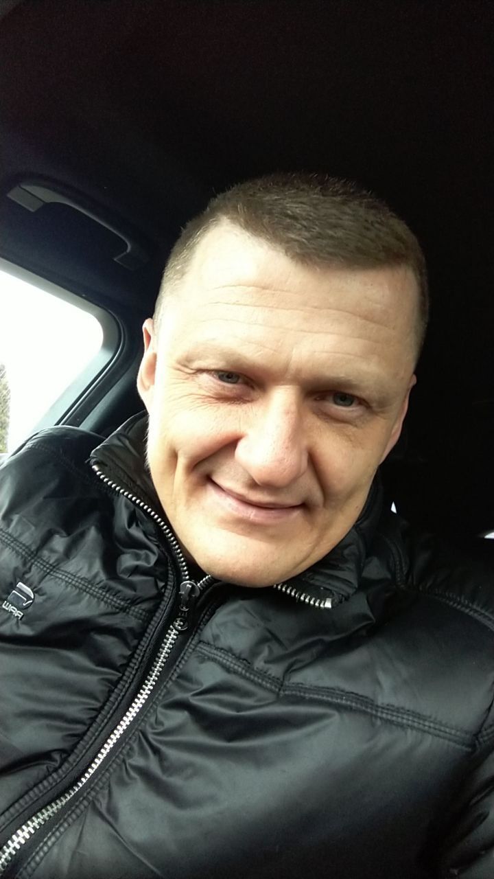  25401932  Martin, 41 ,    
