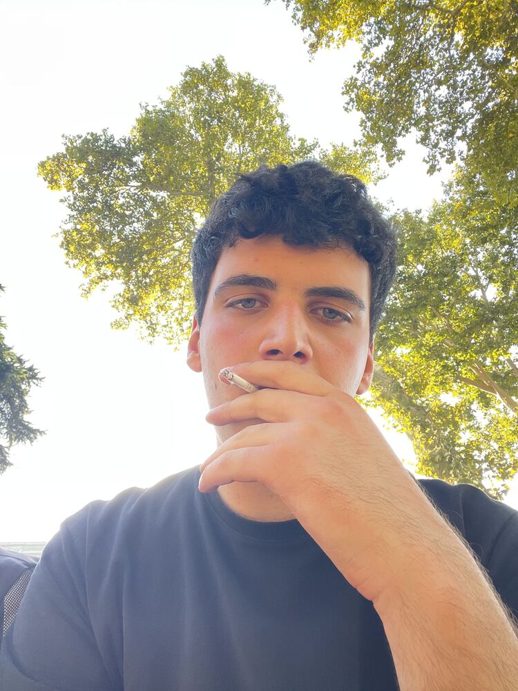 47748412  Armen, 21 ,    