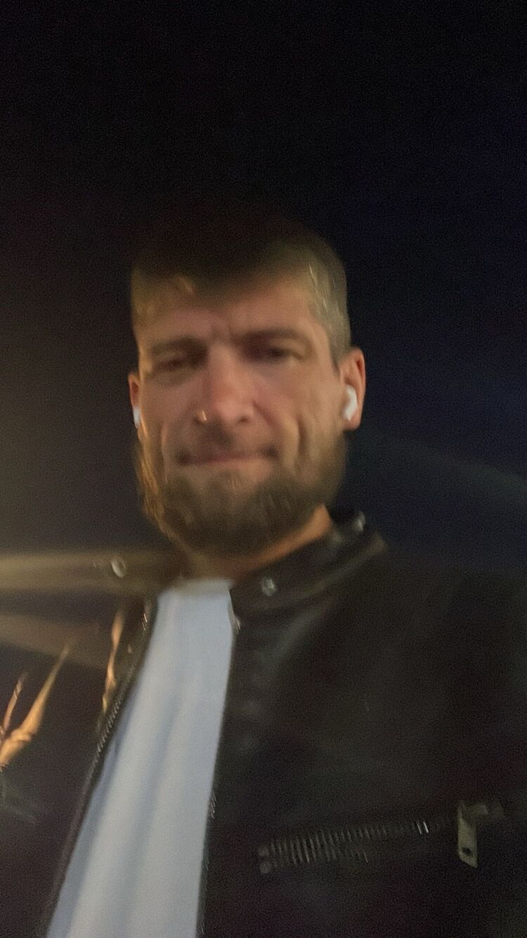  37122342  Maksim, 43 ,    