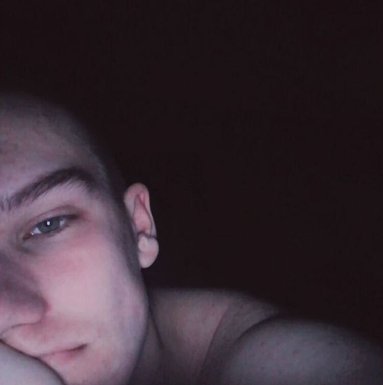  ,   Vladislav, 22 ,   ,   , c 